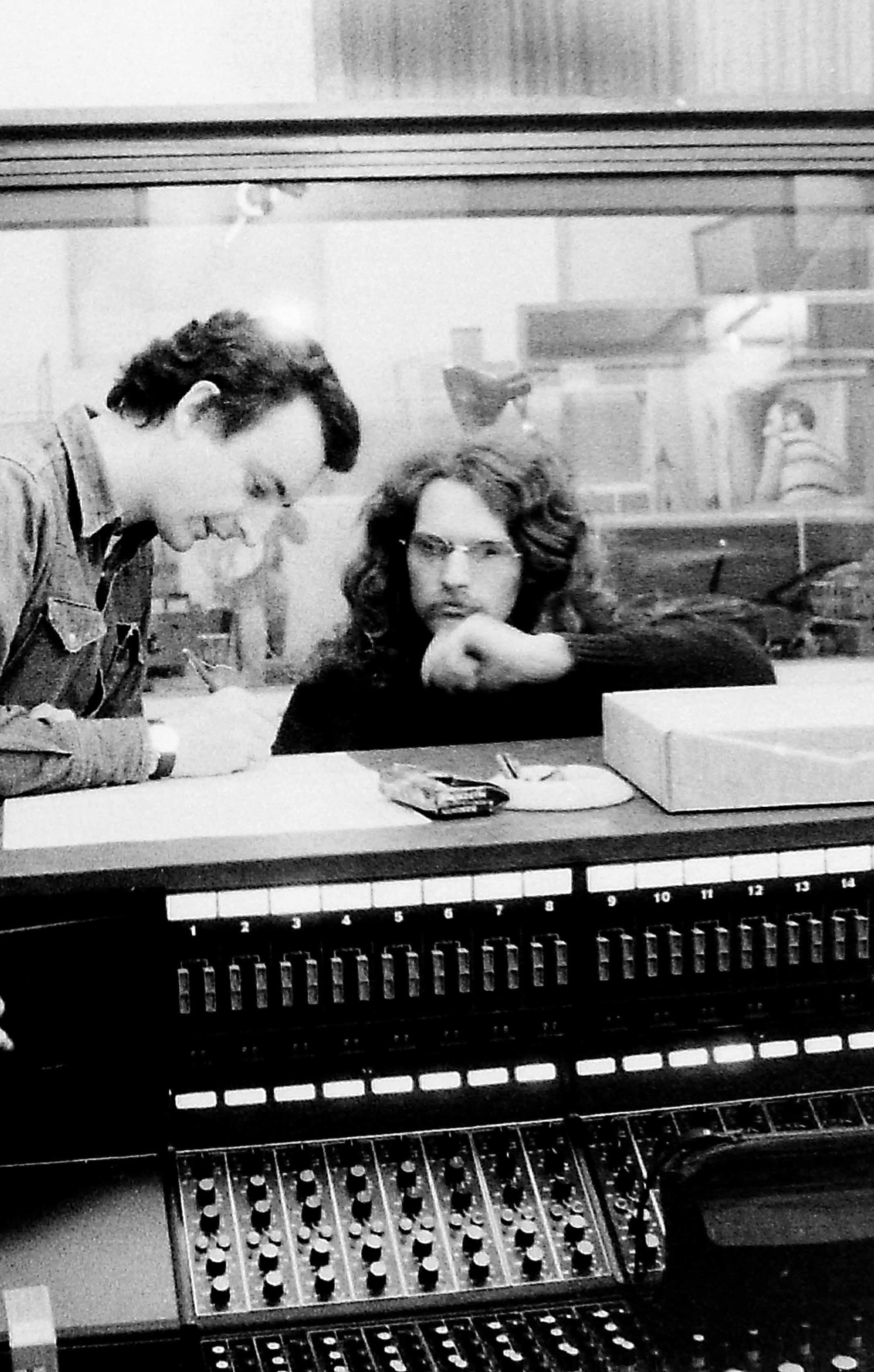 "Le Flat-picking" à la guitare : c'est Claude Lefebvre ! (à droite)