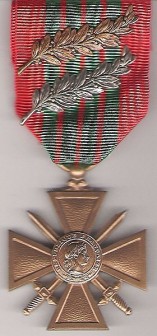 Croix de guerre 1939-1945 Française - par Fantassin72 (Coloniale) sous Licence CC by-sa 3.0